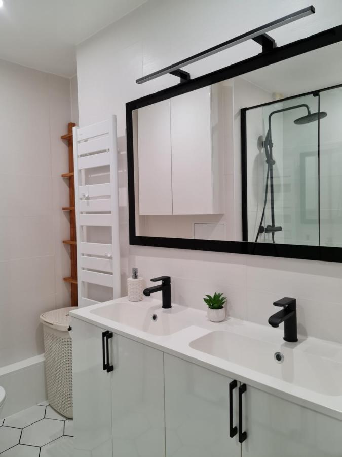 Chambre, Salle De Bain Et Salon Prive - Paris La Defense Puteaux Ngoại thất bức ảnh
