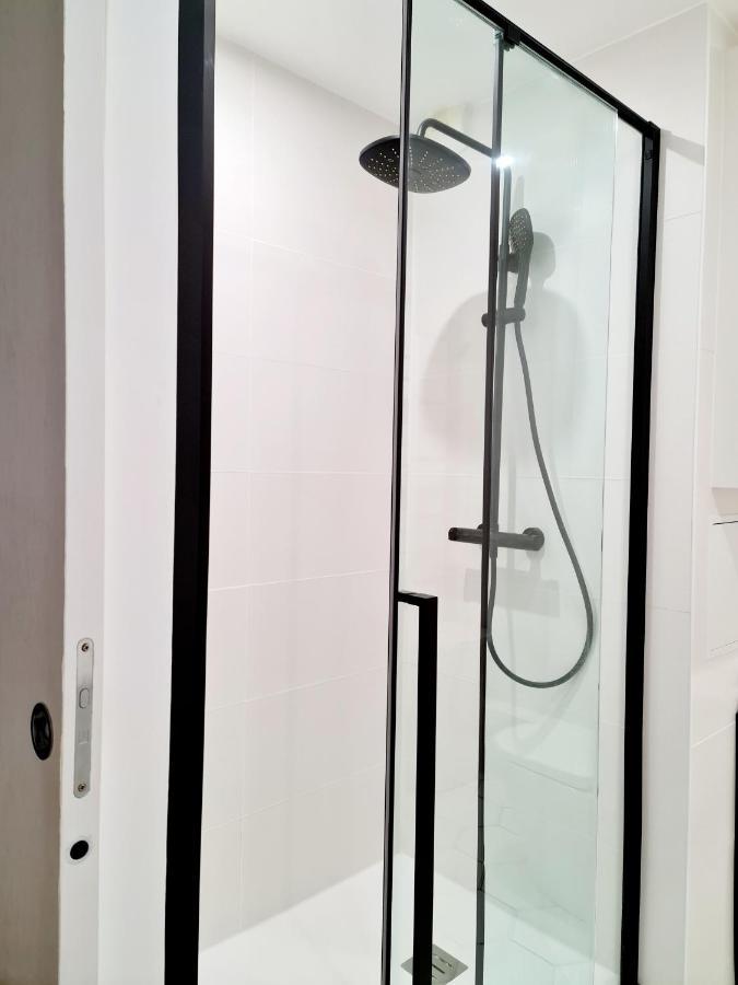 Chambre, Salle De Bain Et Salon Prive - Paris La Defense Puteaux Ngoại thất bức ảnh